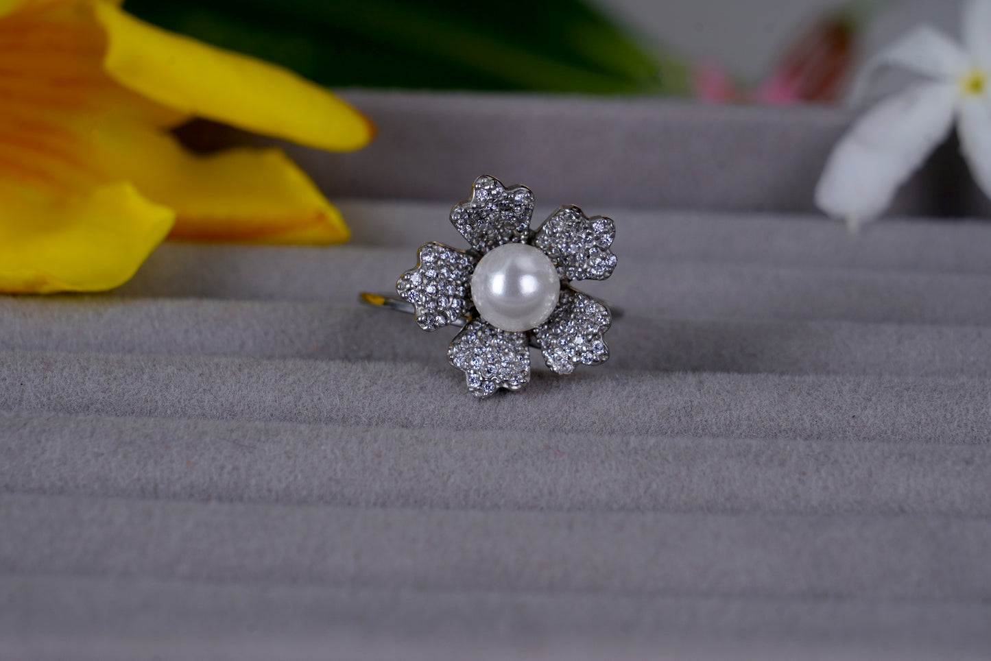 CURVY FLOWER